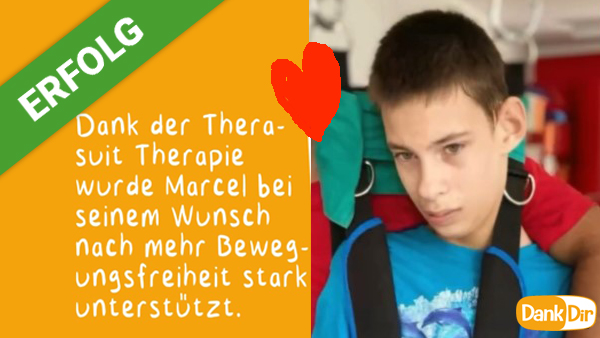 Marcel freut sich über eine Therasuit-Therapie